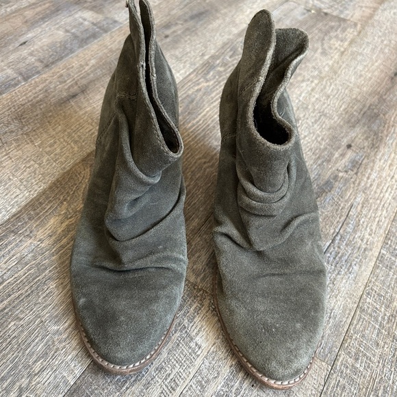 Women's Suede Ankle Boots - Picture 2 of 7